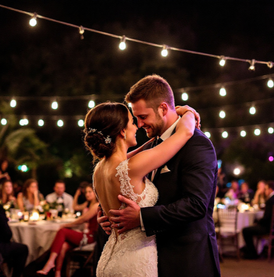 pareja bailando boda